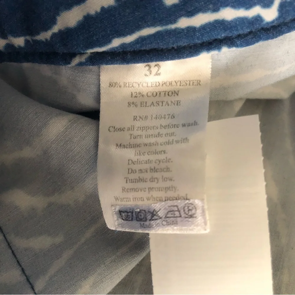 Faherty Classic Boardshorts in Wave Dye Navy NWOT Size 32